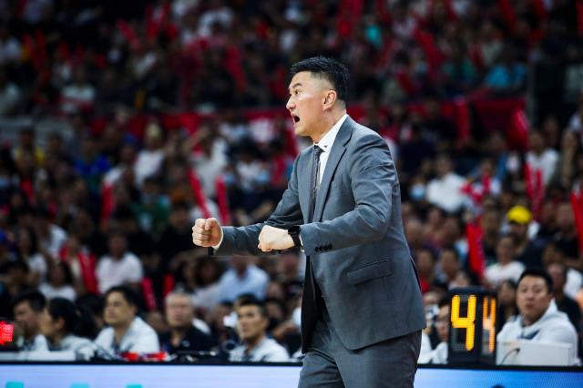 天天盈球即时比分直播-沃特斯首秀征服杜锋 周琦何时归来仍无定论